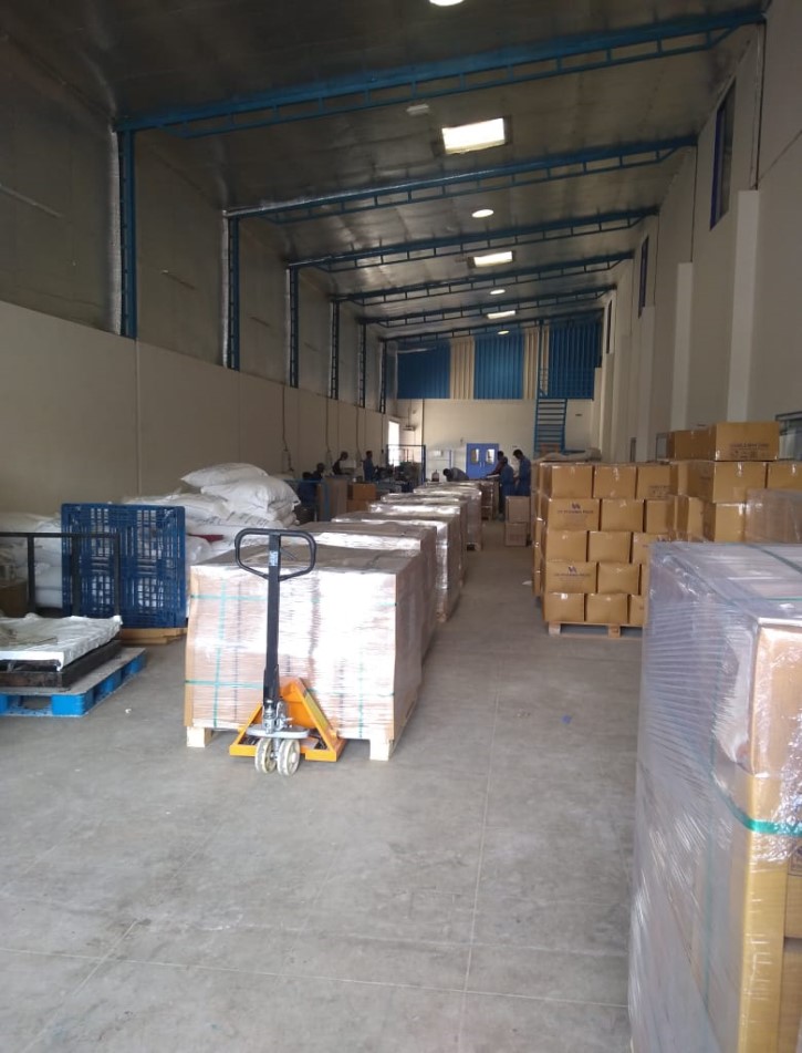 CARGO SWEAT AND CONTAINER RAIN PROTECTION USING DESICCANT